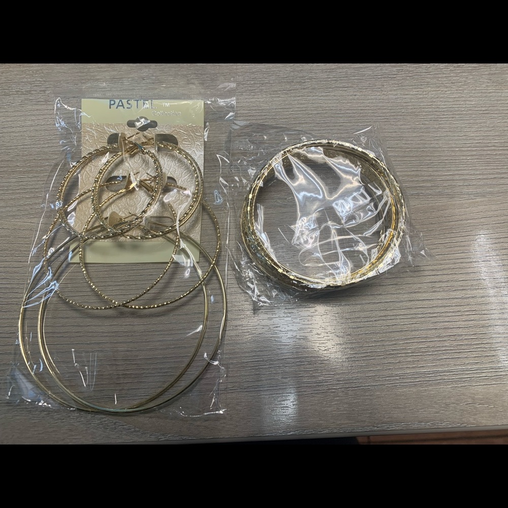 Brand new earrings and bracelet sets - Picture 1 of 5